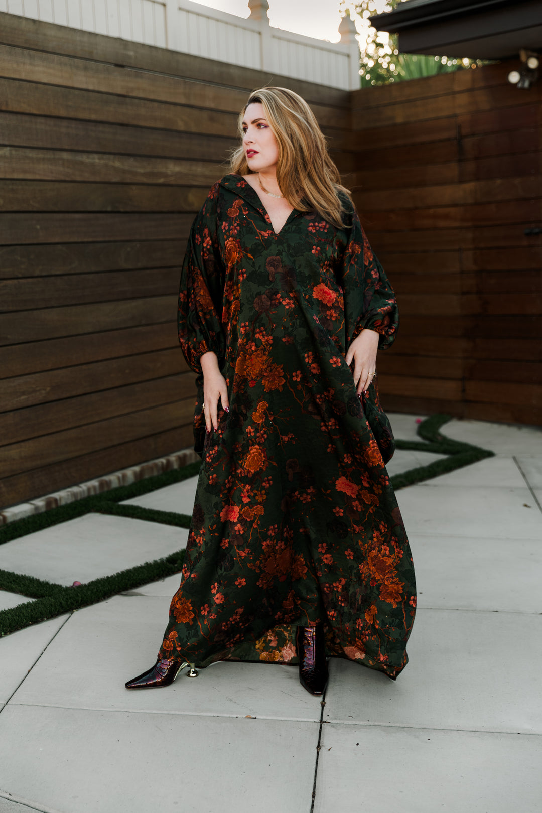 Glissando Kaftan in “Worldly"