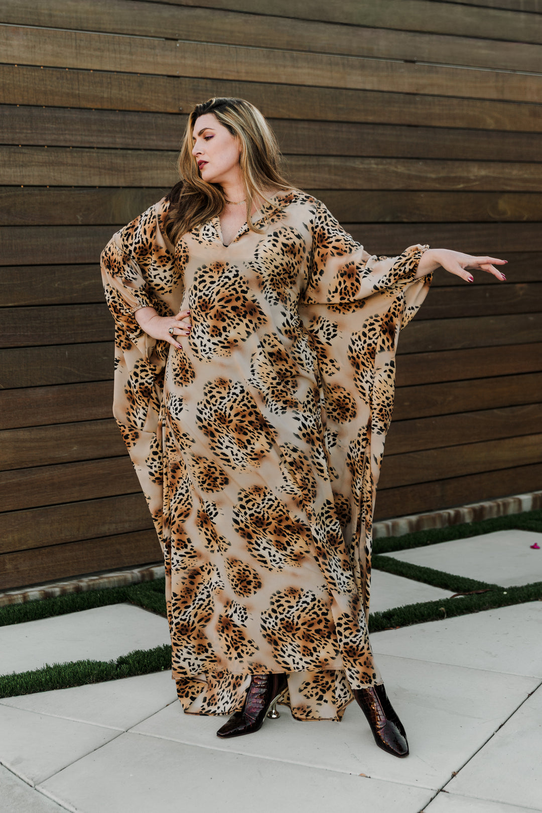 Glissando Kaftan in “Francine"