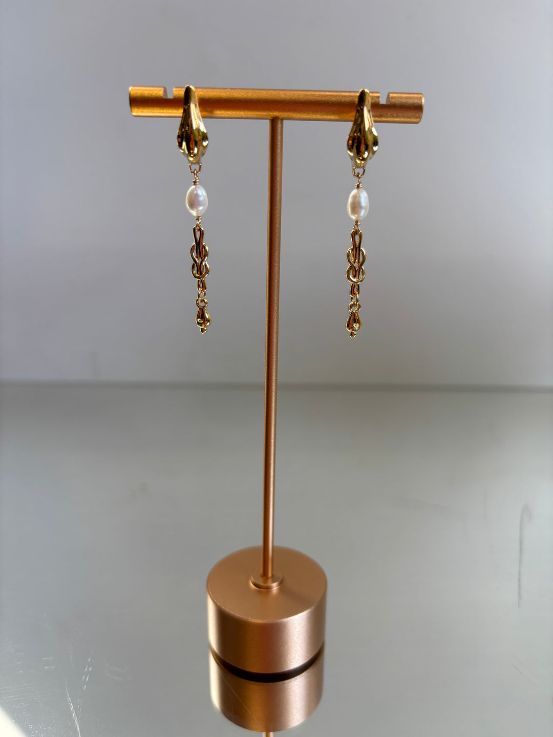 A&O Thalia Pearl Earrings