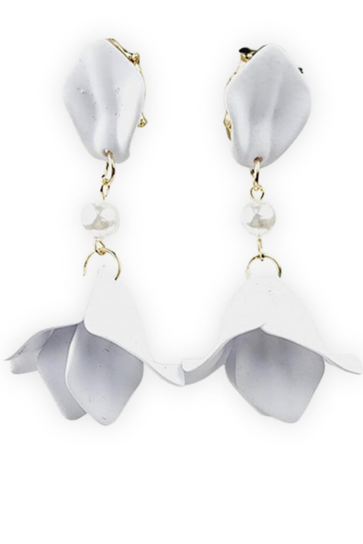 Feel My Petals Black Earrings (metallic white)