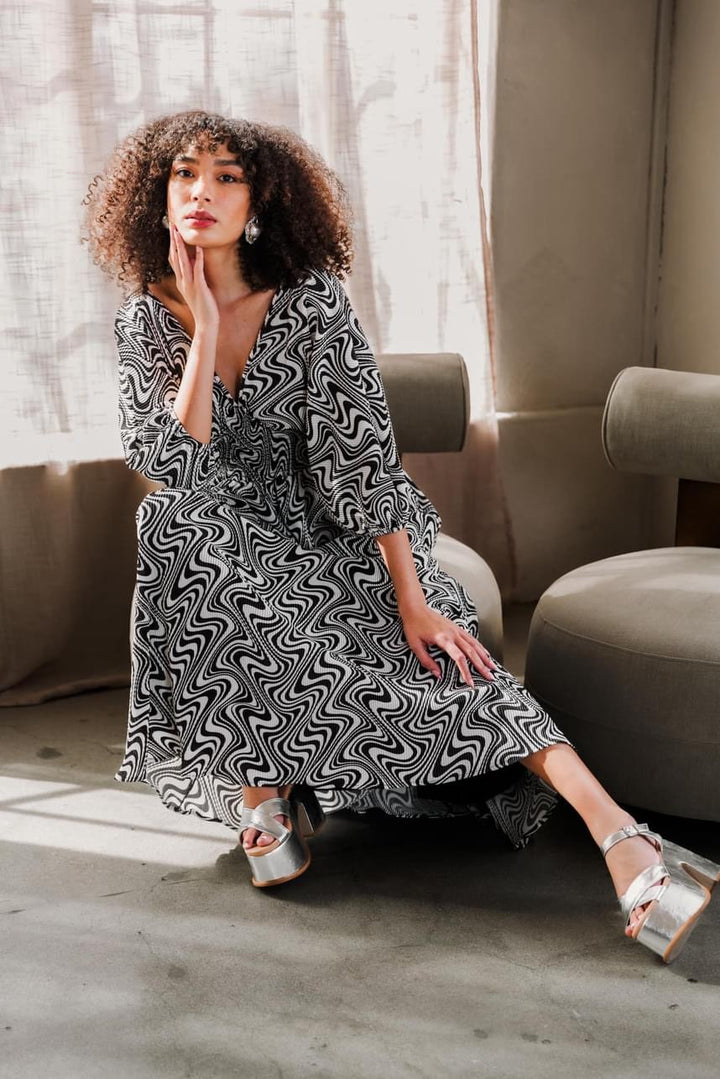 Colla Voce Dress in “B&W Swirl”