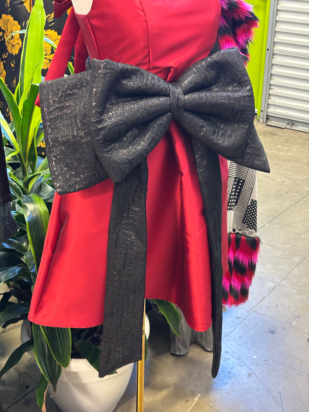 I'm The Gift Bow Belt in “Turandot" (Black)