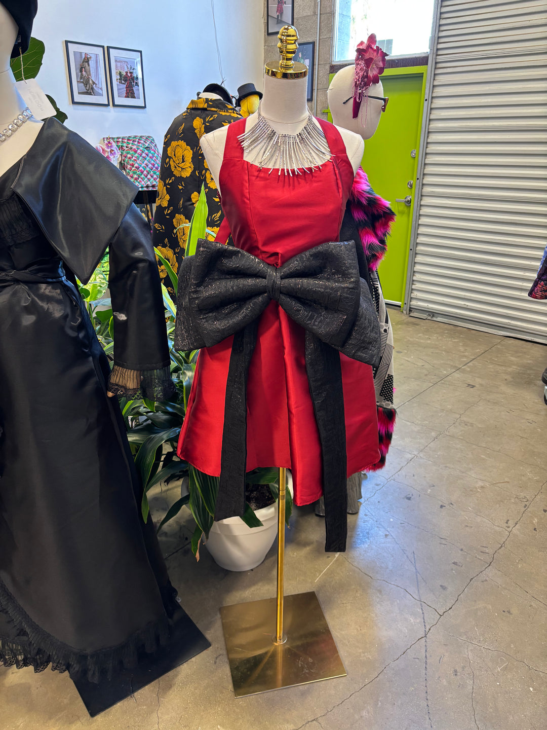 I'm The Gift Bow Belt in “Turandot" (Black)