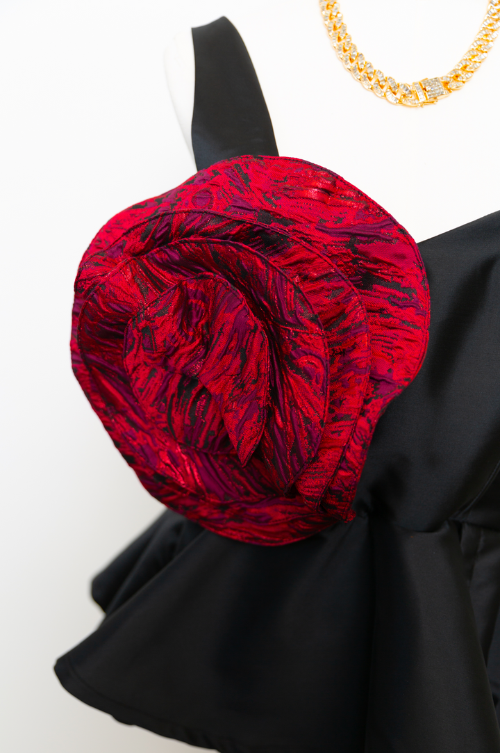Fleur Interchangeable Rosette in "Mefistofele"