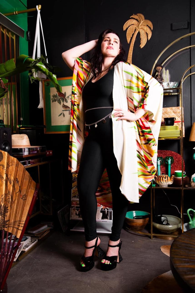 Coloratura Cape “Majestic Mumu”