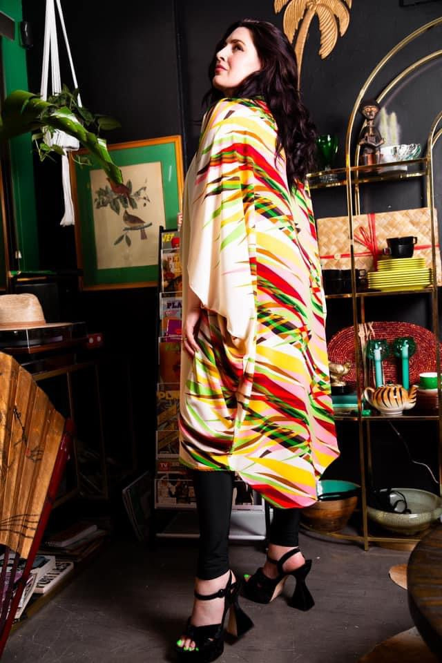 Coloratura Cape “Majestic Mumu”