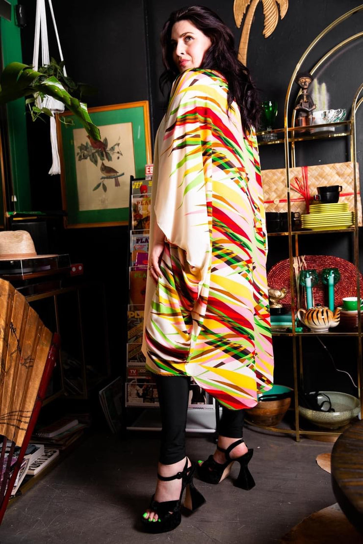 Coloratura Cape “Majestic Mumu”