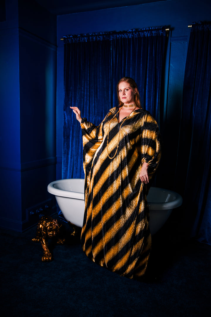 Glissando Kaftan in “Vegas"