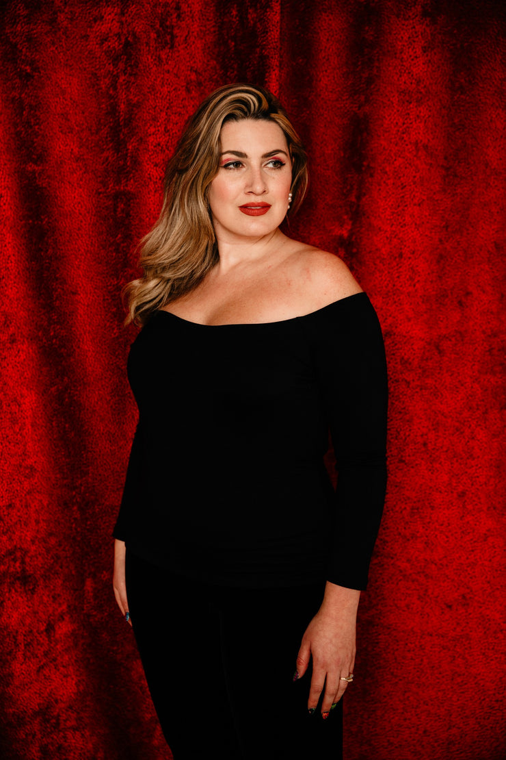 Shoulder Smolder Top (Black)