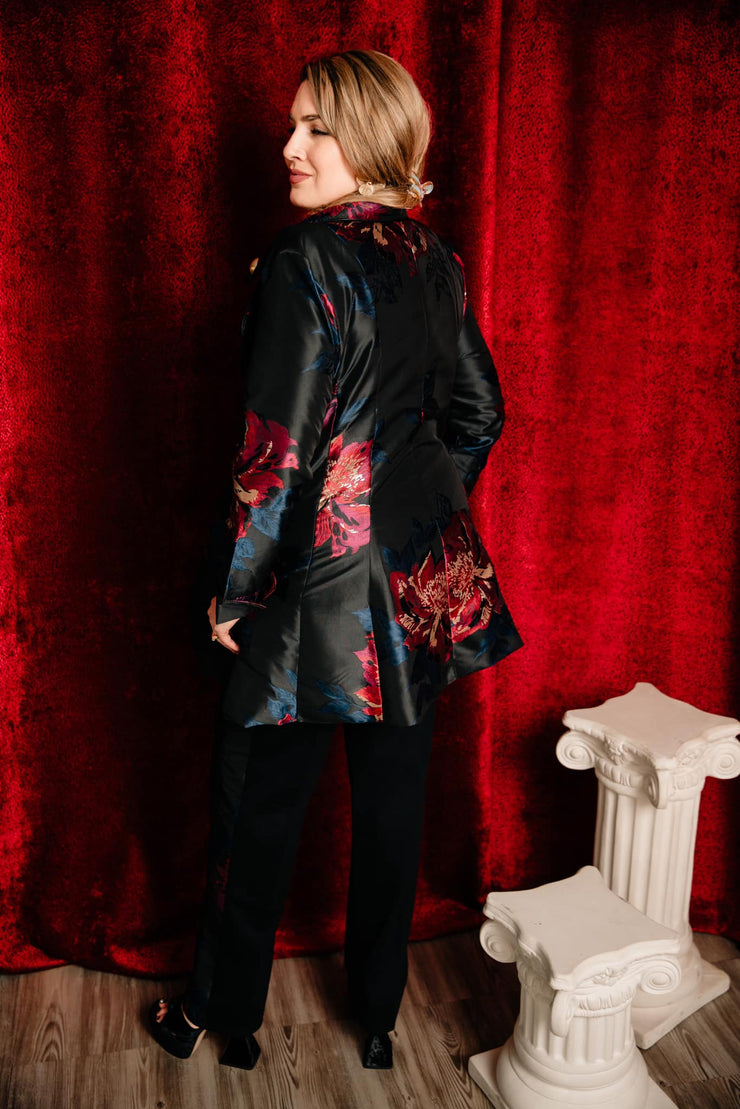 The Suit (L'Orfeo)