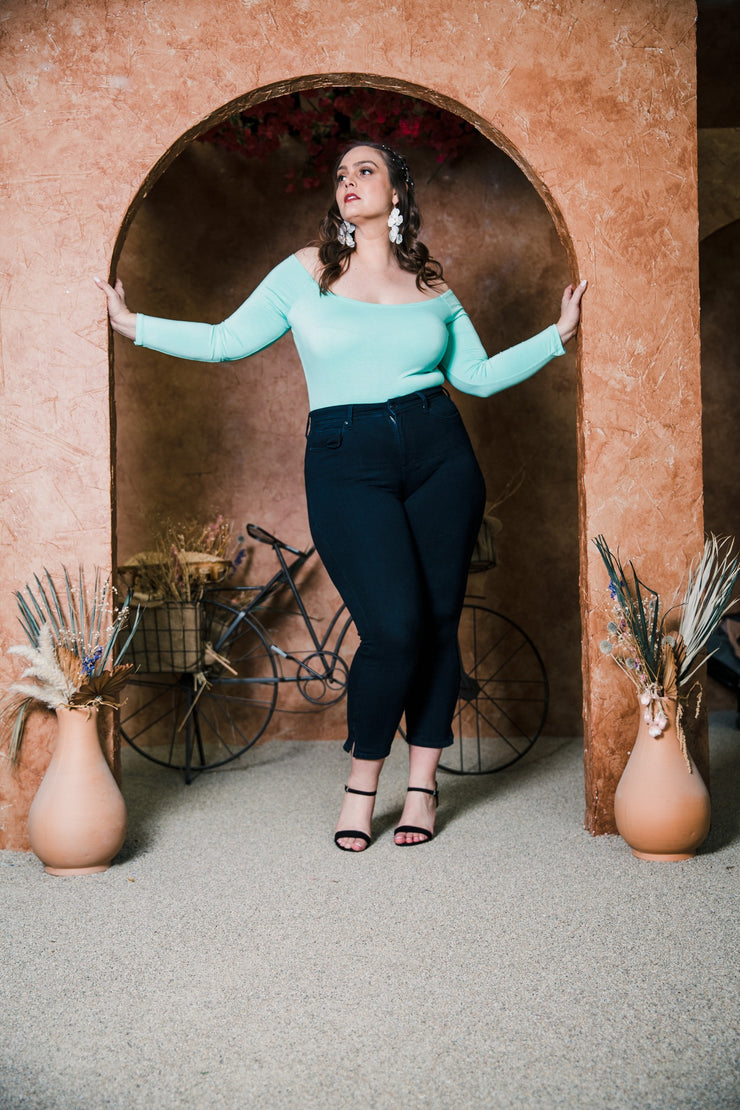 Shoulder Smolder Top (Seafoam)